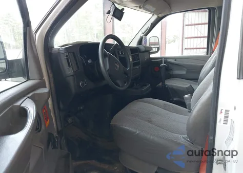 2010 GMC Savana 2500 Work Van из США, поврежденный, VIN 1GTZGFBA5A1162181